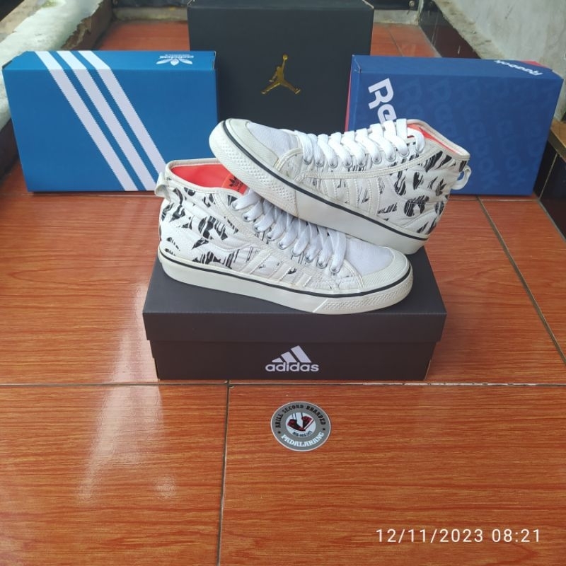 Adidas Nizza motif