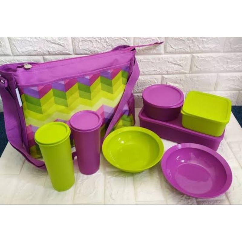T for 2 Tupperware