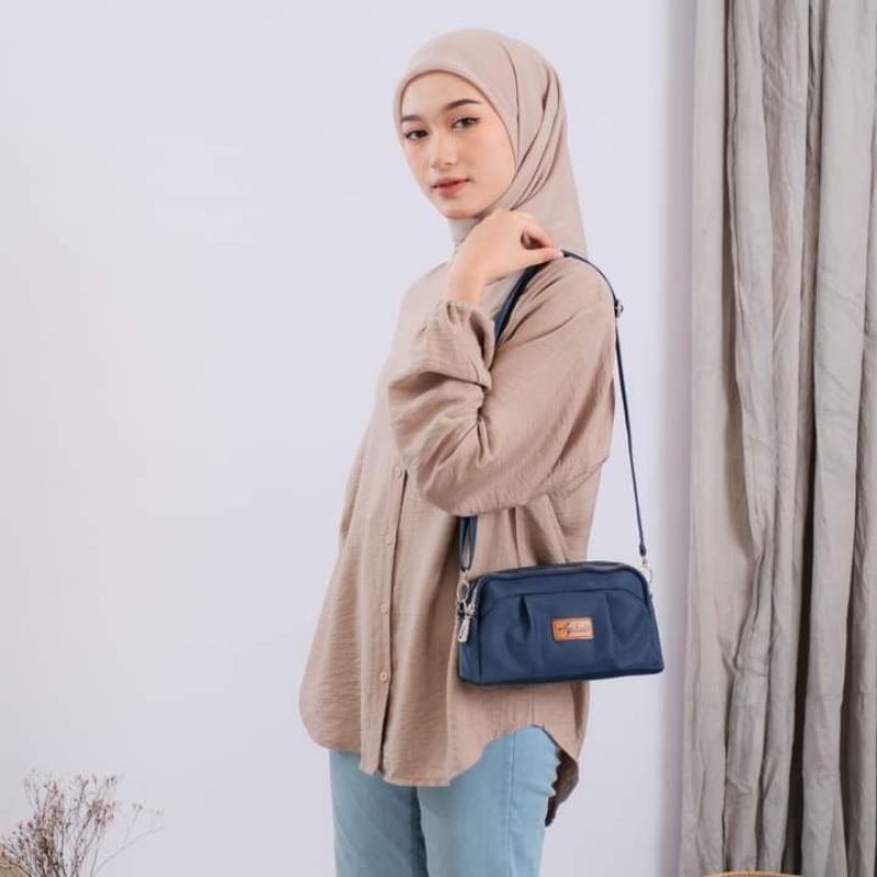 Tas Slempang Aghnia