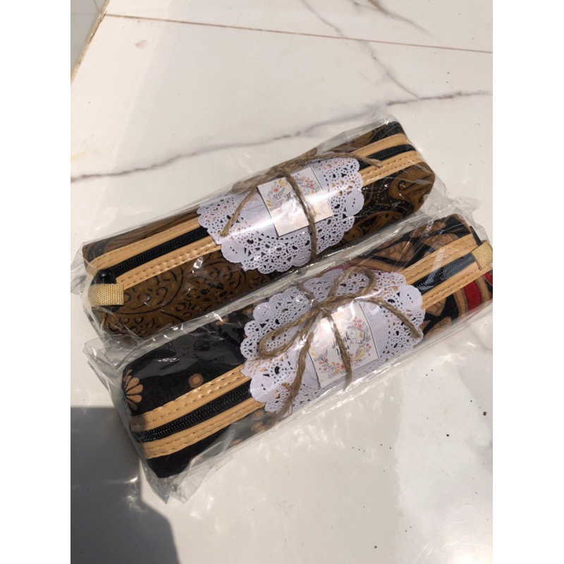 

SOUVENIR TEMPAT PENSIL DOMPET BATIK SOLO (( 1kg muat 70pcs))
