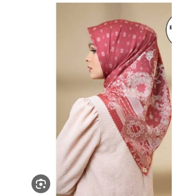 Dharmawangsa scarf wearing klamby