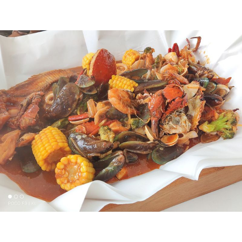 

KERANG MIX TUMPAH SAUS PADANG - MAMA RINDU