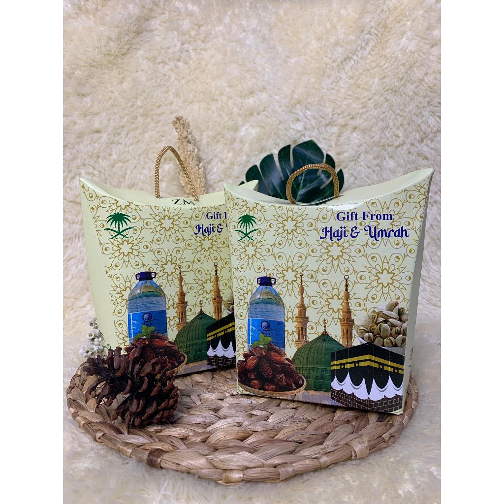 

PAPERBAG MOTIF HAJI DAN UMROH / DUA TALI / DUS TENG TENG 1 PCS