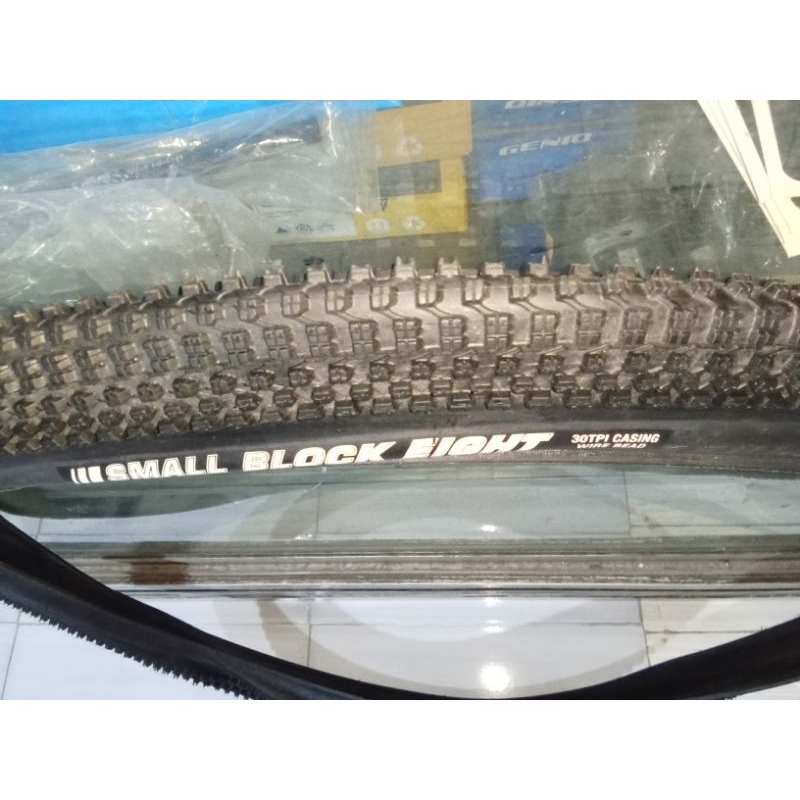 Ban Luar Kenda Small Block Eight 29x210