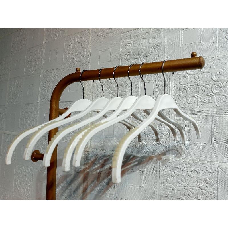 hanger Zara import warna putih JUAL PER PCS | hanger Zara import | gantungan Zara putih | Gantungan 