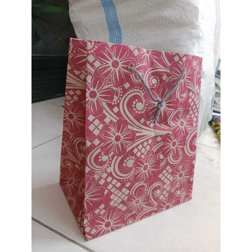 

Paperbag R5 Batik ( 18 x 22 )