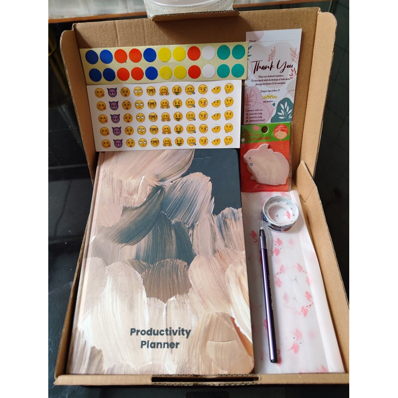 

Productivity Planner 6 Bulan by RA Planner 2025 + free journal kit