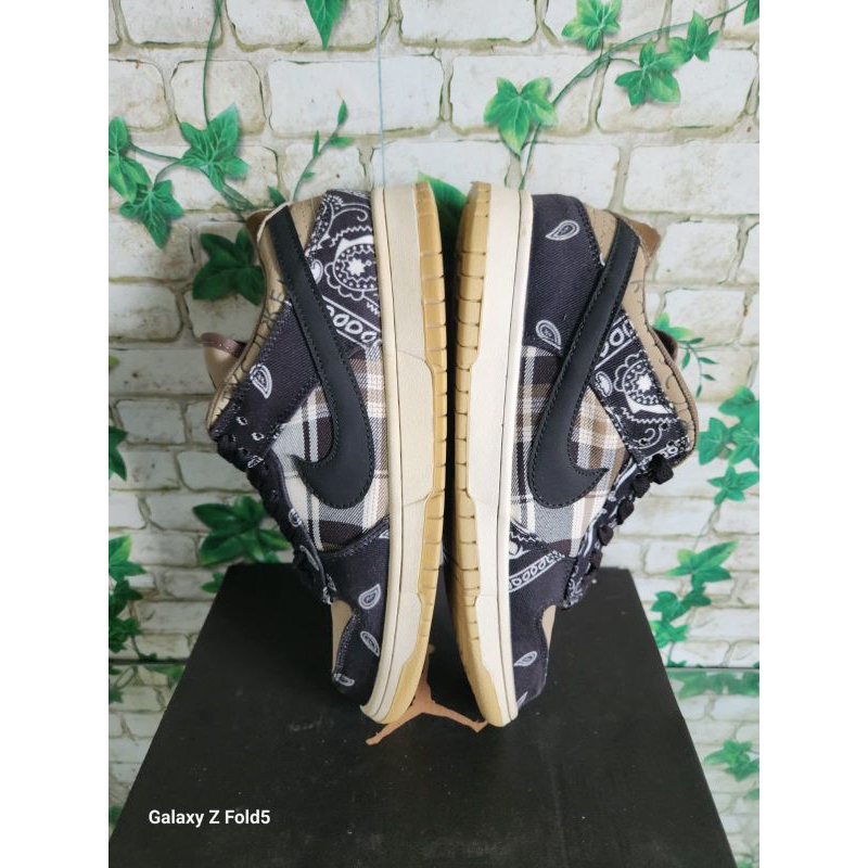 SB DUNK LOW TRAVIS SCOTT  SIZE 43 LEGITS