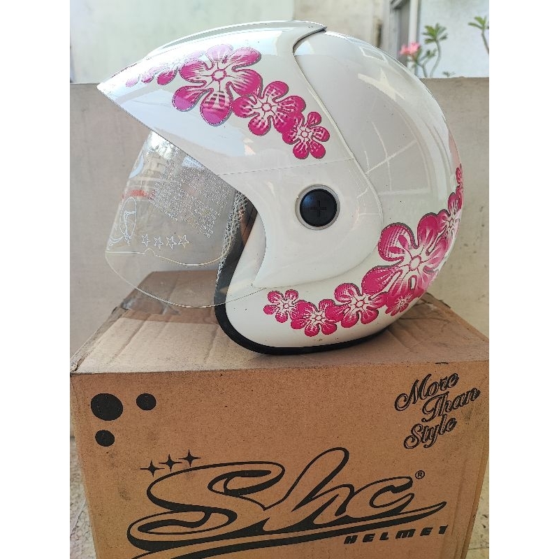 Helm SHC baru motif bunga putih pink