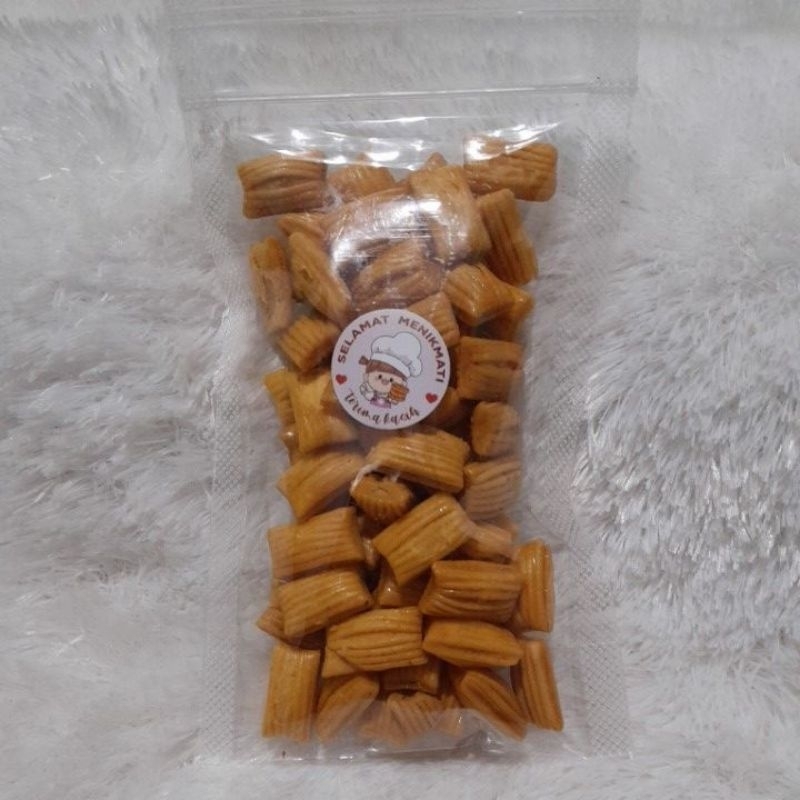 

snack kue bantal