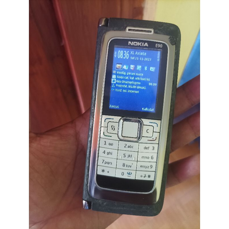Hp jadul Nokia E90 communicator langka antik legend
