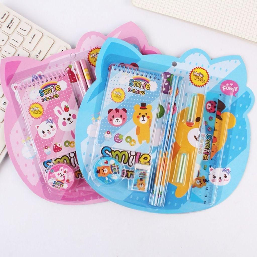 

(8 in 1) Set Alat Tulis Karakter 8in1 / Paket Lengkap Notebook Pensil Penggaris Penghapus Rautan Gambar Kartun Lucu Buku Tulis Note Book / Mini Stationery Character 8 Pcs ATK Peralatan Menulis Anak Sekolah Hadiah Kado Ulang Tahun Souvenir Goody Bag