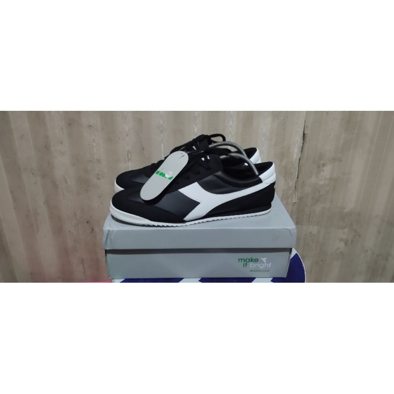 diadora durano bnib size 44 bw