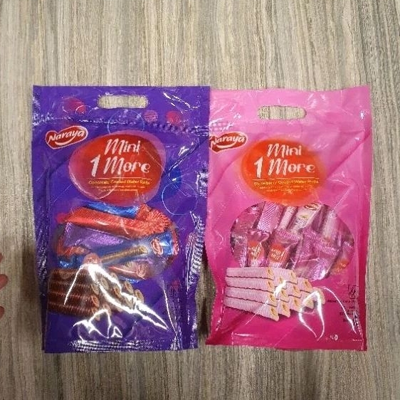 

Naraya Mini 1 more wafer rolls chocolate rasa COKLAT / STRAWBERRY 200gr per varian