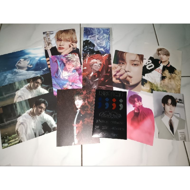 Postcard dan stiker Enhypen Official