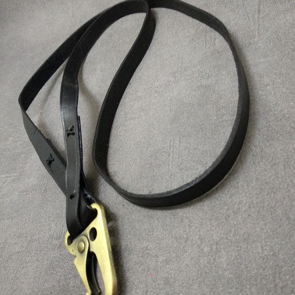 

Tali ID Card Kulit Asli Leather Lanyard (HITAM)