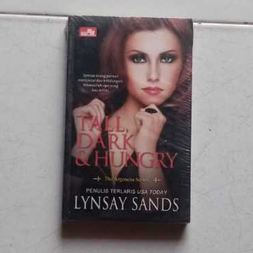 Tall Dark & Hungry by Lynsay Sands