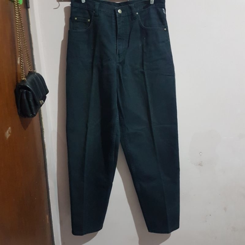 Prelove celana jeans jagger pria
