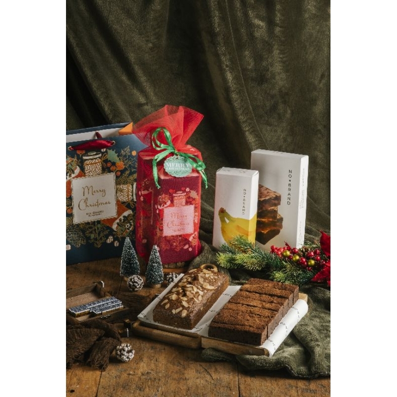 

Christmas Hamper Banana Bread & Brownies No Brand Semarang™ CHRISTMAS MEDIUM BUNDLE