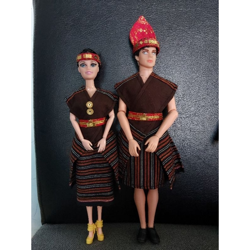Boneka hias baju adat batak toba