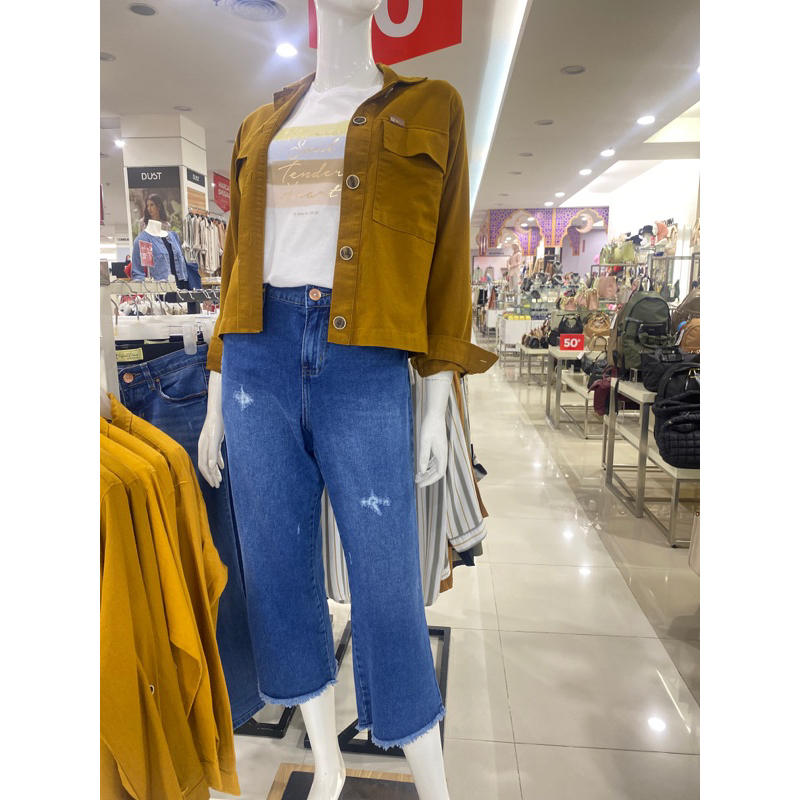 STREET STYLE BY C2 OUTFITTERS, CELANA JEANS BAJU PUTIH LENGAN PANJANG