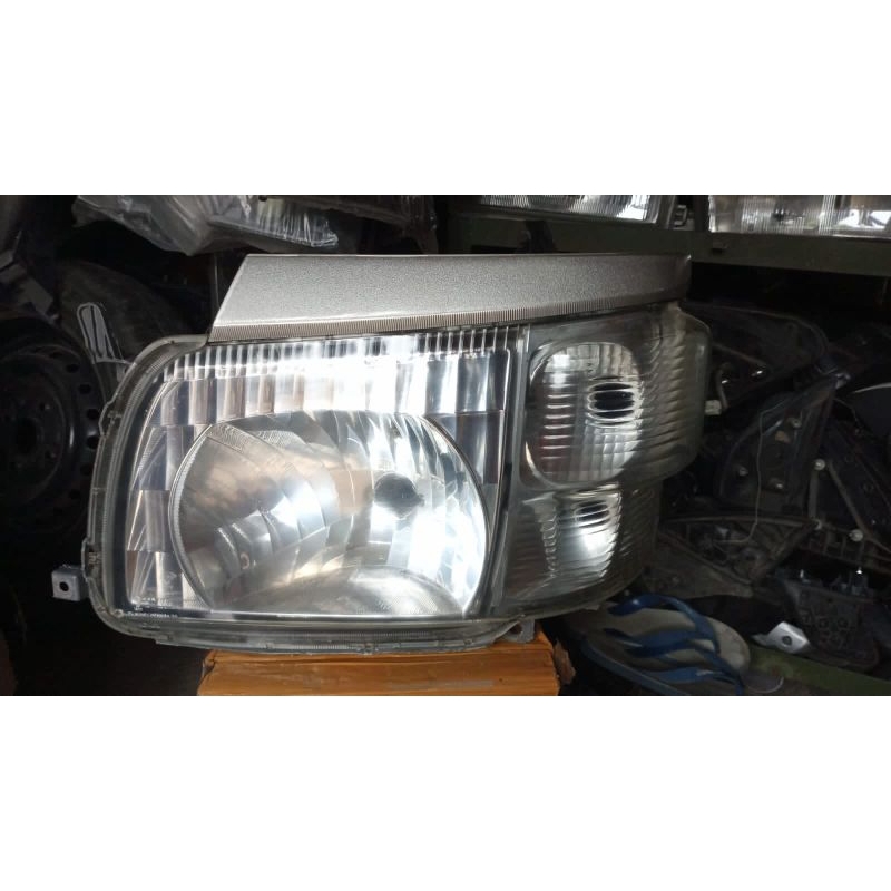 lampu depan rino hino dutro kiri