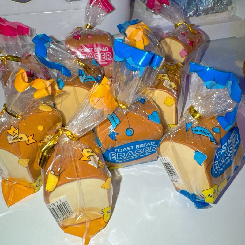 

penghapus bentuk roti (1set isi 4)