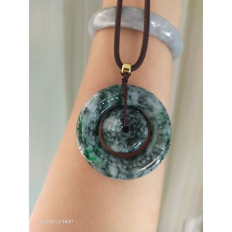 Kalung Liontin Giok Burma Donat ukir / Green jadeite sertifikat