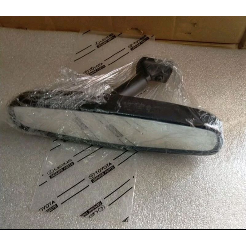 Kaca spion tengah spion dalam Innova Fortuner original