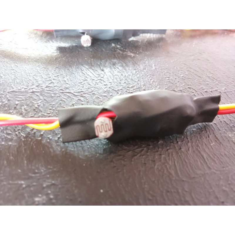 Sensor cahaya lampu layangan