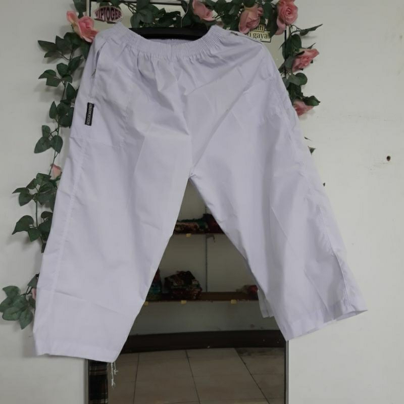 celana remaja 7/8 putih