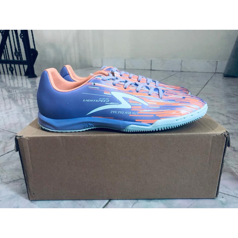 Specs sepatu futsal lightspeed Reborn moonraker