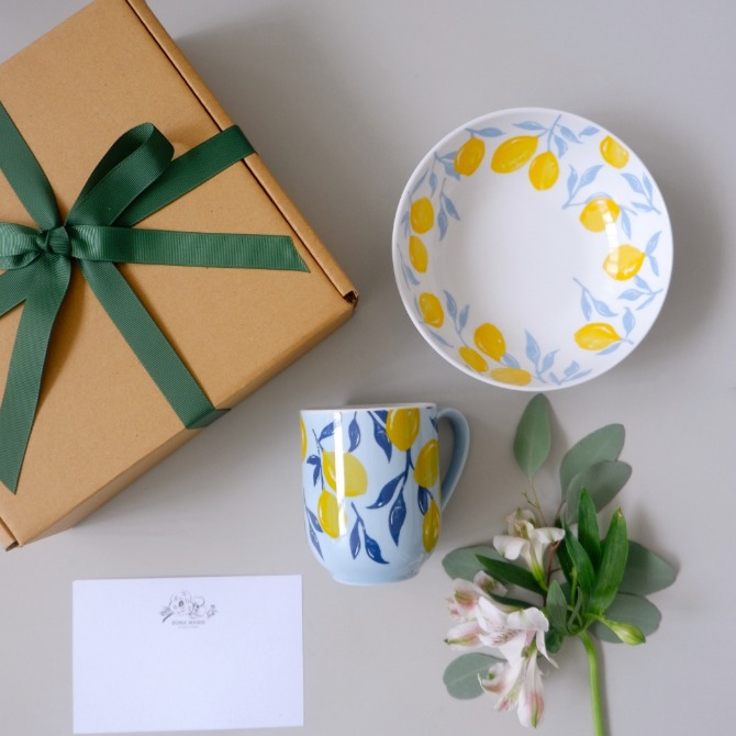 

Holiday Hampers - Bowl & Mug