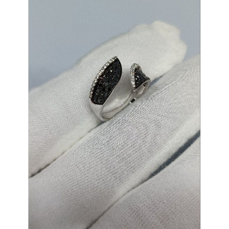 Cincin Emas Black Diamond