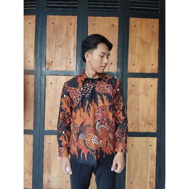kemeja pria batik MOTIF NAGA API modern casual trendy.