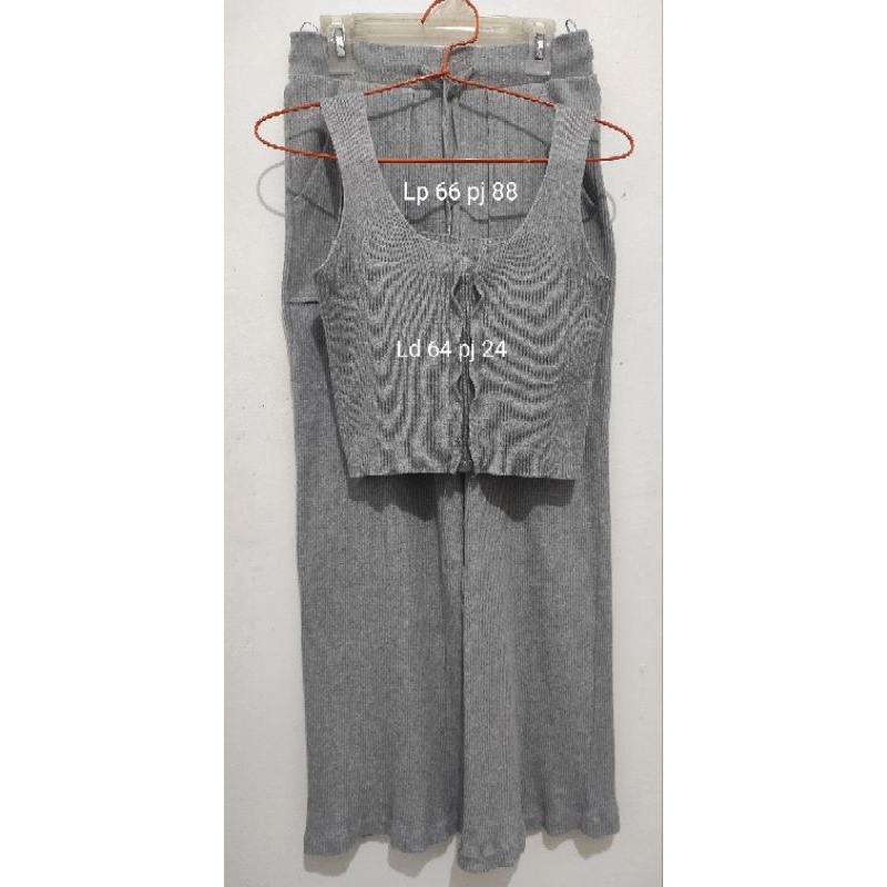 SET RIB KULOT UNIQLO GU + CROP TANKTOP KNIT GREY