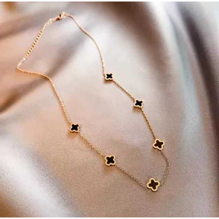 Kalung Titanium Liontin Clover Asli titanium Import / perhiasan titanium Anti karat / kalung wanita 