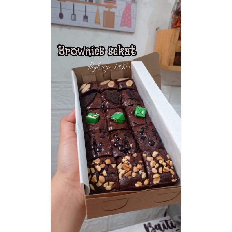 

brownies panggang sekat (isi 15)