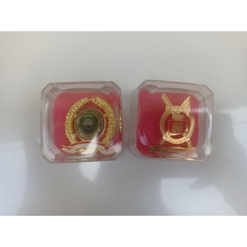 PIN notaris dan PPAT peniti