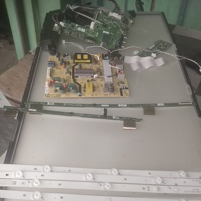 MESIN TCON TIKON T CON KABEL LVDS TOMBOL SENSOR LVDS IR FLEXIBLE LAMPU BL BACKLIGHT TV PANASONIC TH 