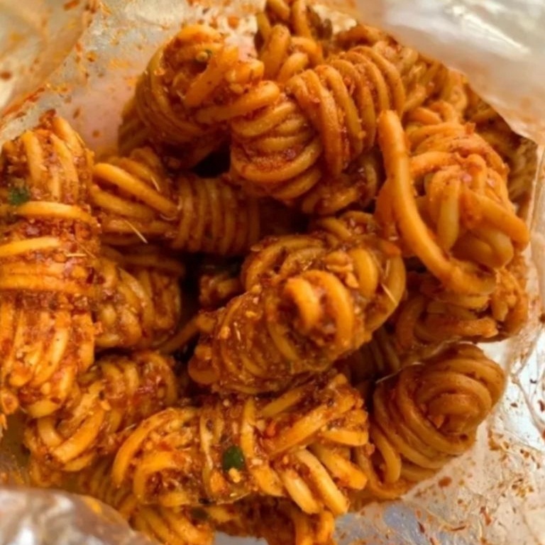 

[ZGM] MIE GULUNG KRIUK RENYAH BUMBU MELIMPAH ISI 500gram 9484