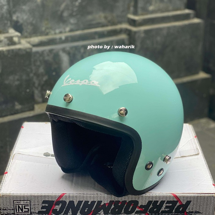 Helm Vespa Green Relax
