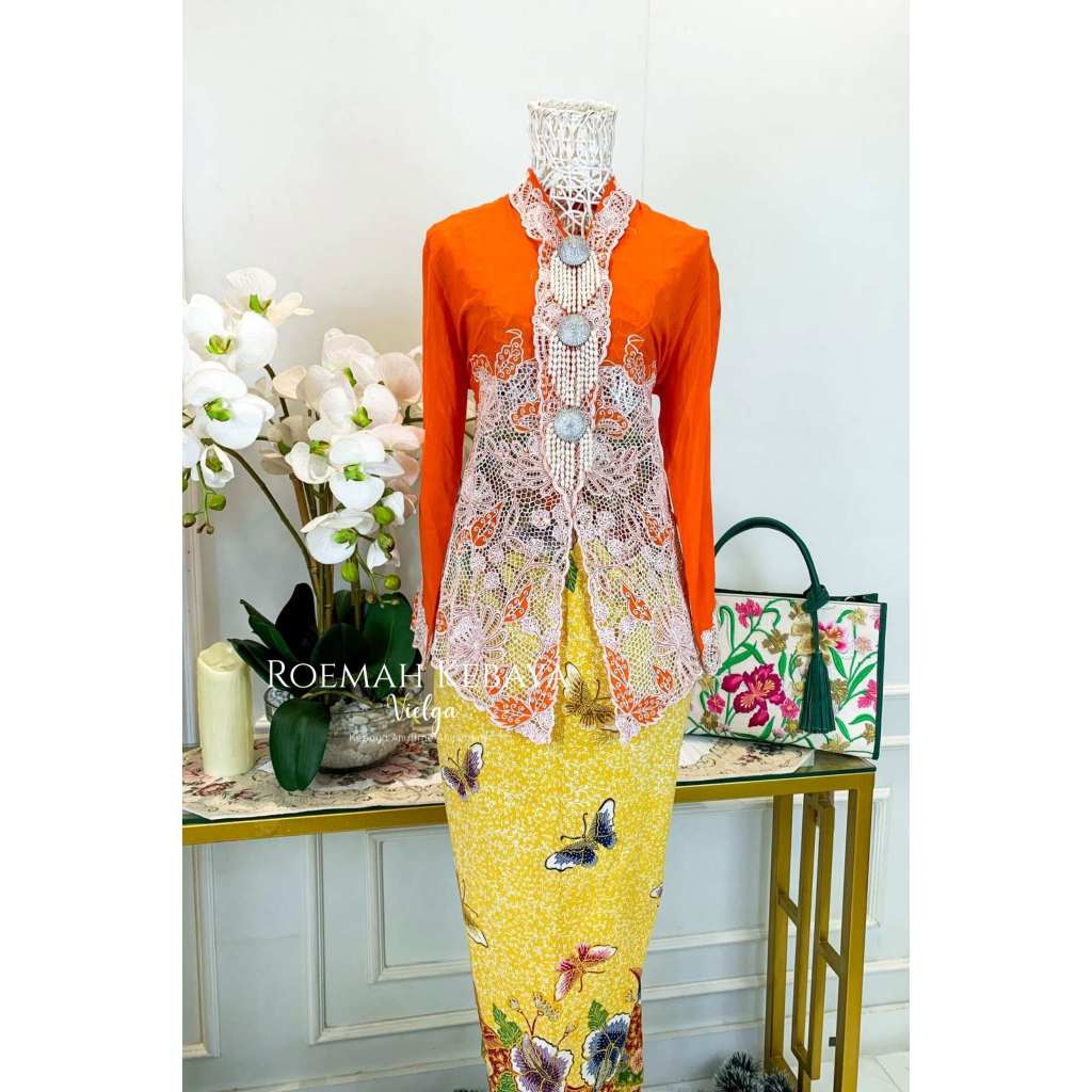 Kebaya Encim Seruni Orange by Roemah Kebaya Vielga - Size L
