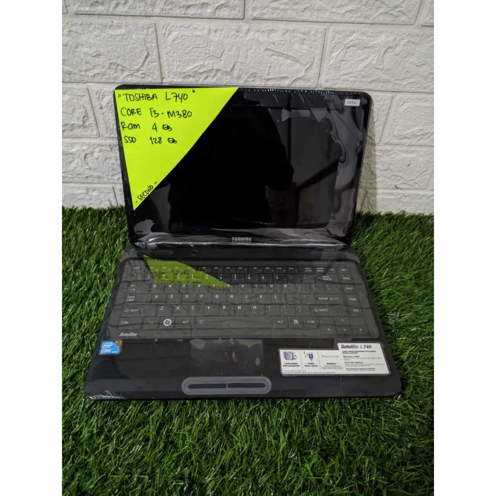 LAPTOP MURAH TOSHIBA L740 CORE I3-M380 RAM 4GB SSD 128GB 14INCH