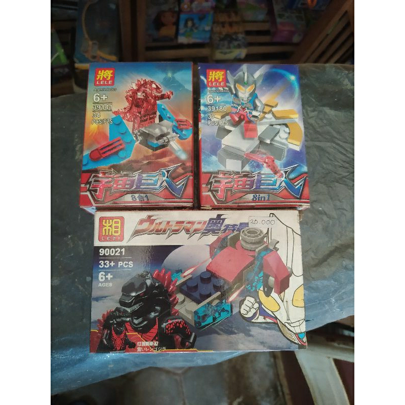 Mainan balok figure Godzilla vs Ultraman Figure Brick