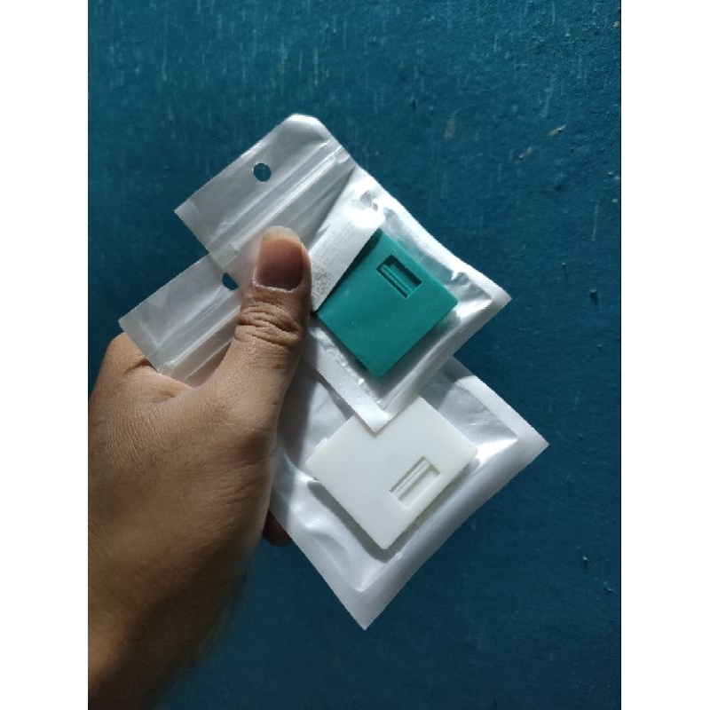 Tutup batre YI cam lengkap dengan tutup USB