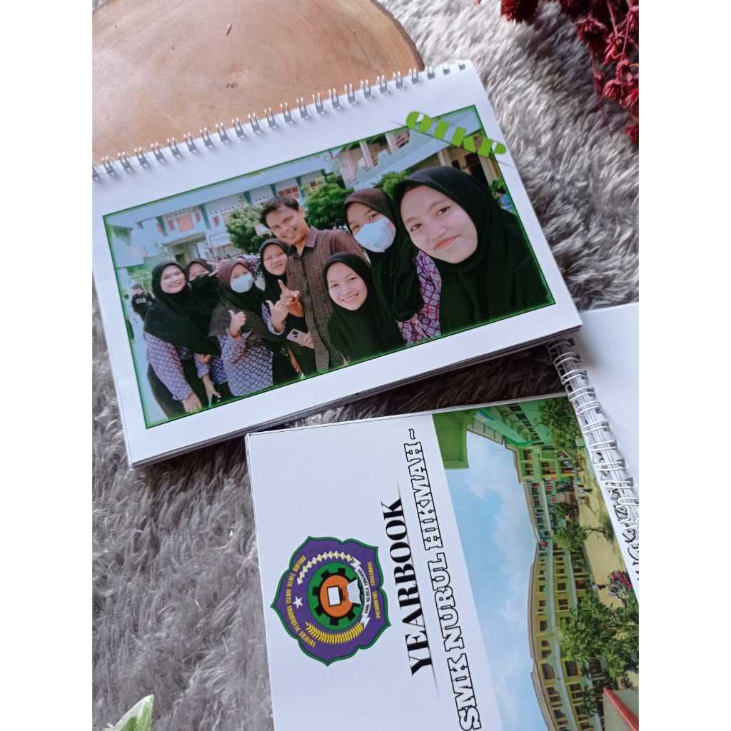 

buku tahunan A4 isi 25 halaman 1 sisi kak booiestianah