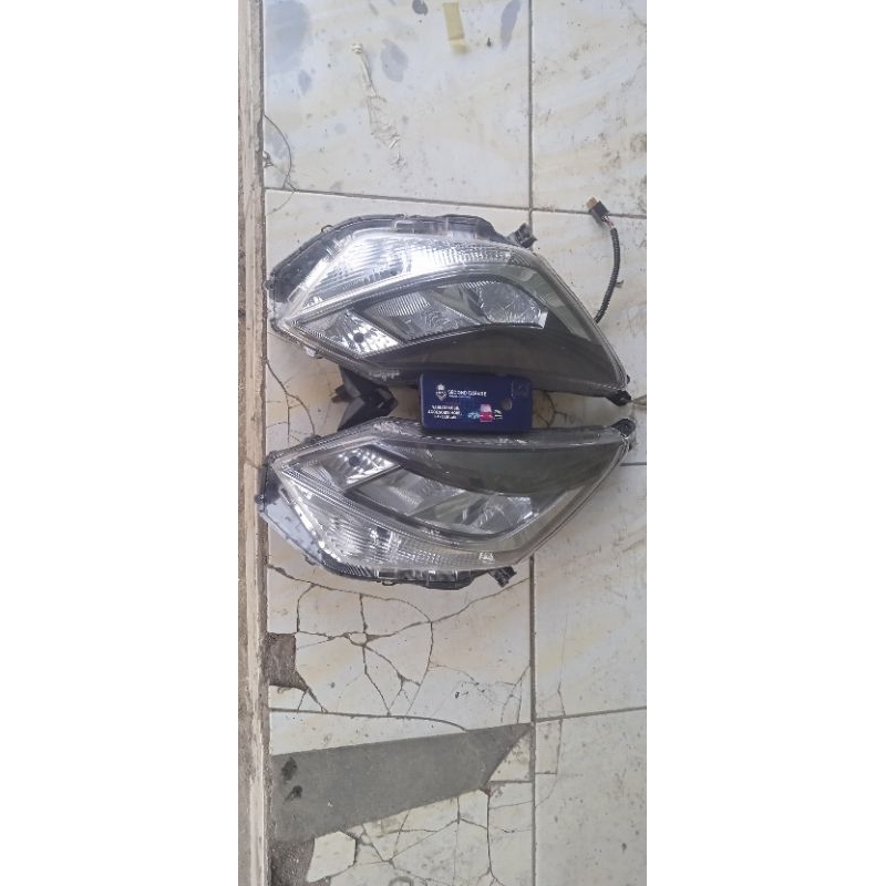 lampu depan sigra/calya facelift soket pnp