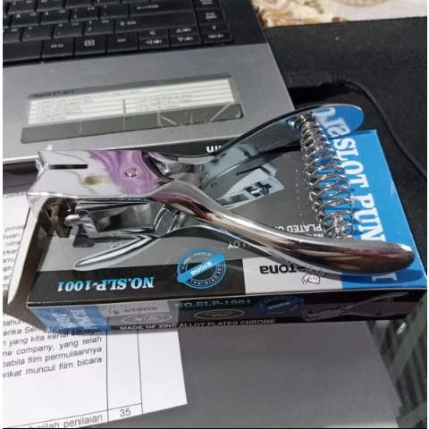 

Pembolong ID Card ( Kartu Tanda Pengenal) Etona E101