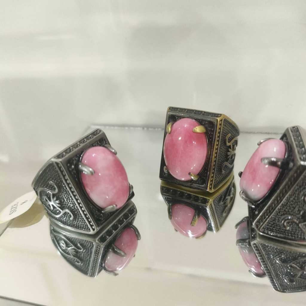 BISA COD. Cincin Batu Akik Borneo, Warna Pink Motif Cantik dengan Ring model Titanium Hitam